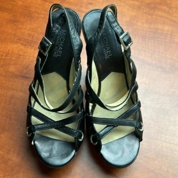 Michael Kors   Ladies shoe 8.5 M - Picture 15 of 16